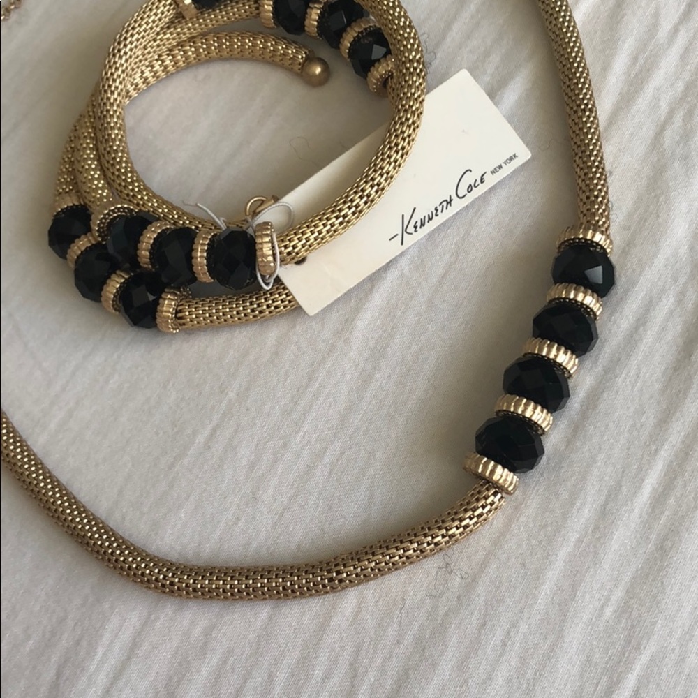 Elegant accessories🖤